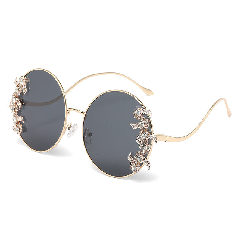 Damen Glamouröse Sonnenbrille mit funkelnden Strass-Details Karnz