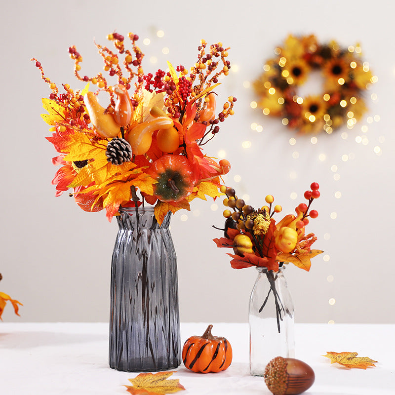 Herbstliche dekorative Blumenarrangement