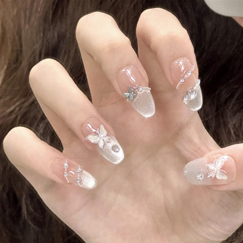 Kunstnagelset mit funkelnden Glitzer- und holografischen Akzenten Karnz