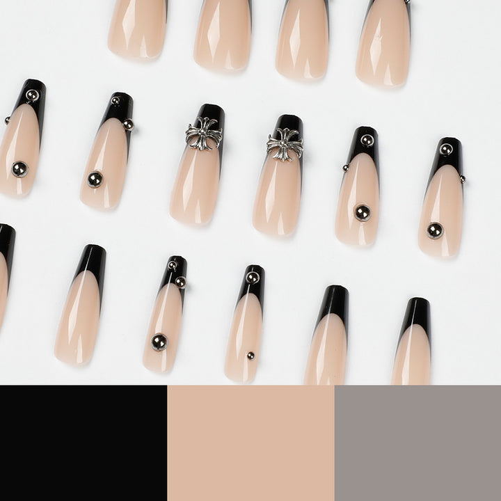 Stilvolle Kunstnägel mit extravagantem Design Karnz