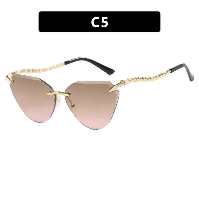 Damen Cat-Eye Sonnenbrille mit einzigartigem goldenen Rahmendesign und schützenden Gläsern Karnz