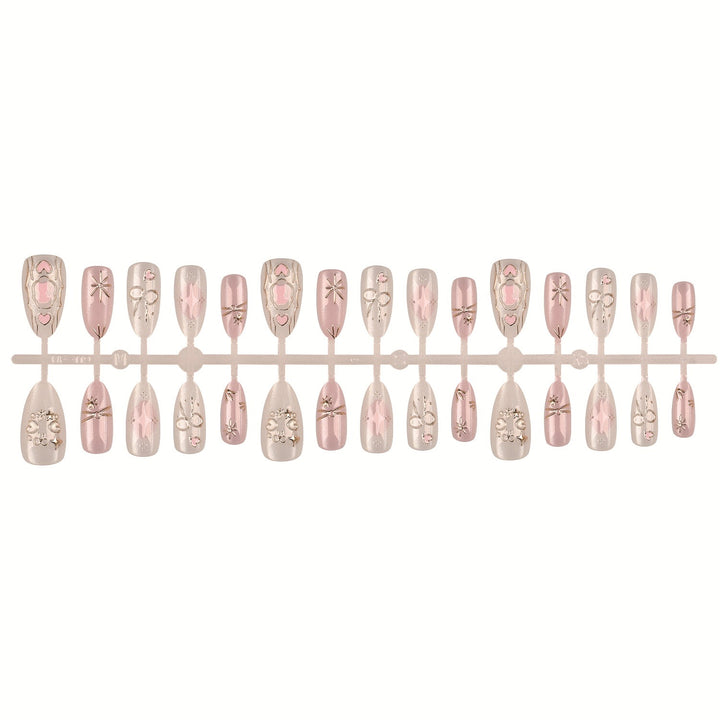 Elegantes Press-On-Nagelset mit dekorativen Akzenten