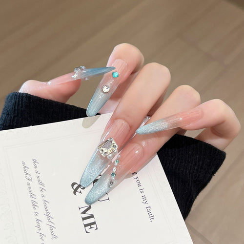 Elegante Strass-beschmückte Stiletto Press-On Nagelset Karnz