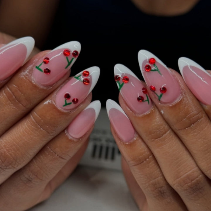 Elegante Kirschblüten Press-On Nagelkunst Karnz