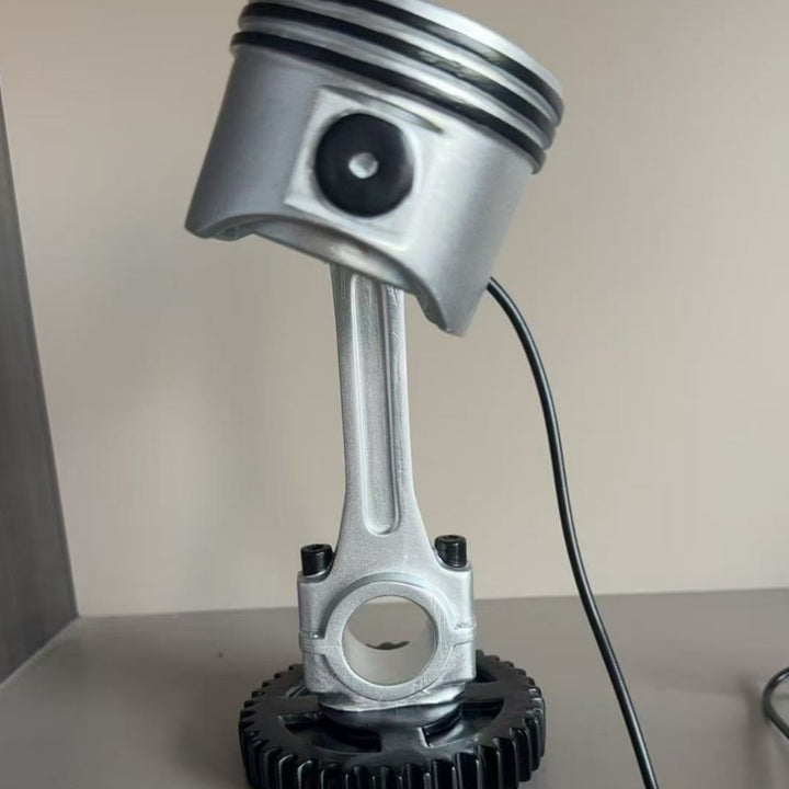 Stilvolle Tischlampe im Automobil-Design Karnz
