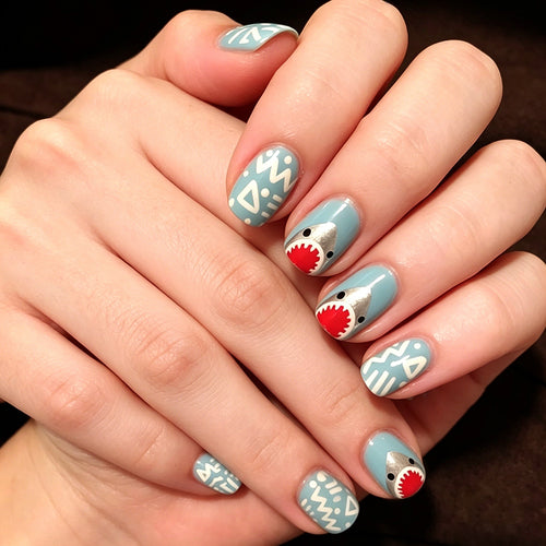 Künstlerisches Haifisch-Themen Press-On Nageldesign Karnz