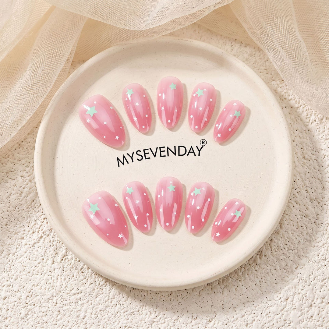 Dekorativer Stern-Design Press-On Nagelset Karnz