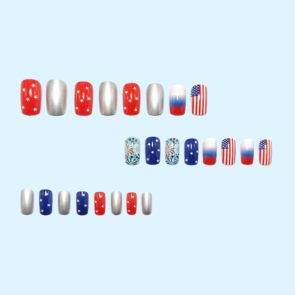 Kreatives Kunstnageldesign im patriotischen Stil Karnz