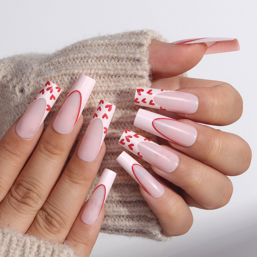 Romantisches Herzakzent Press-On Nagelset Karnz