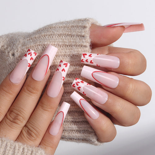 Romantisches Herzakzent Press-On Nagelset Karnz