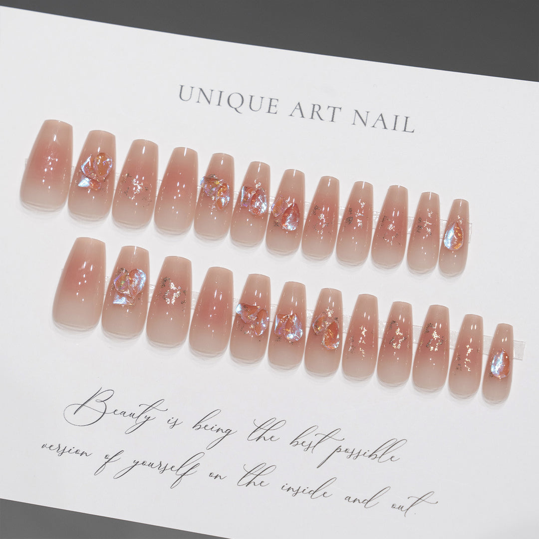 Künstlerische Press-On-Nagelspitzen mit floralem Design Karnz