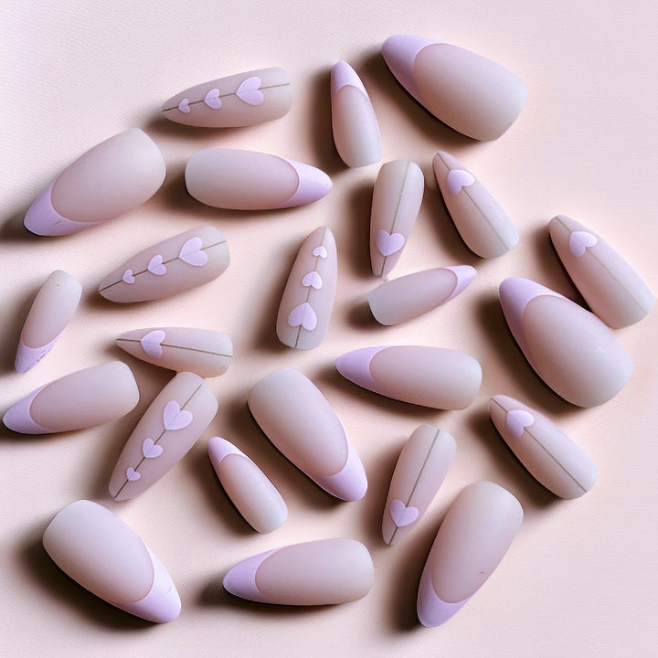 Herz-Inspirierte Elegante Nagelkunst Karnz