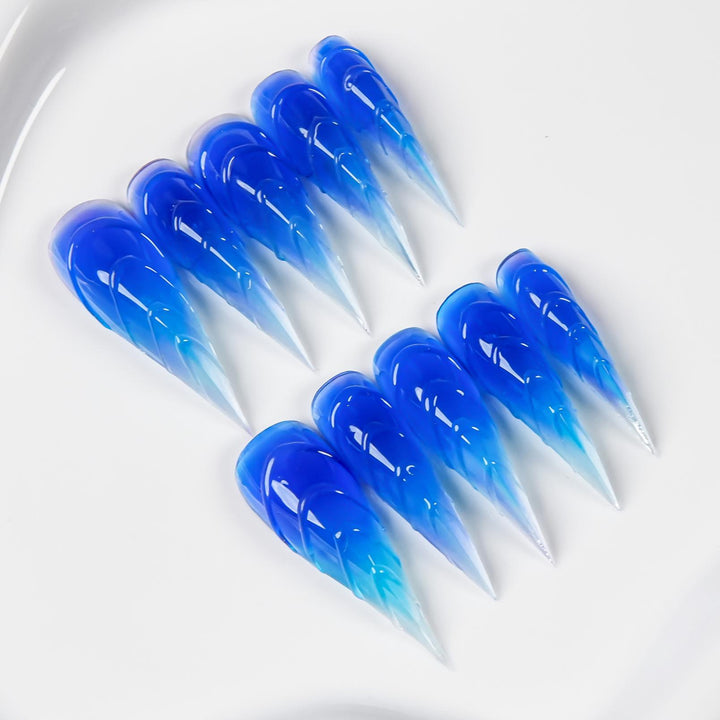 Künstlerische Ombre Stiletto Nagelspitzen