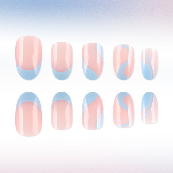 Künstlerisches French Tip Nageldesign Karnz