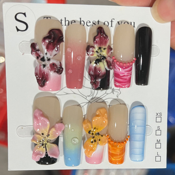 Handgefertigtes florales Design Press-On Nagelset Karnz