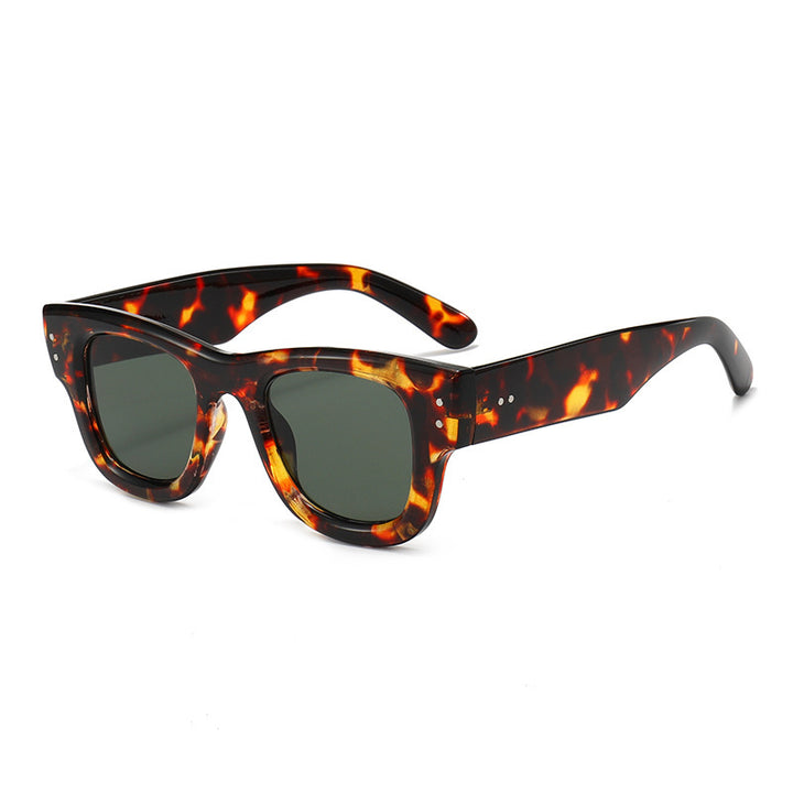 Retro-inspirierte auffällige Rahmen-Sonnenbrille Karnz