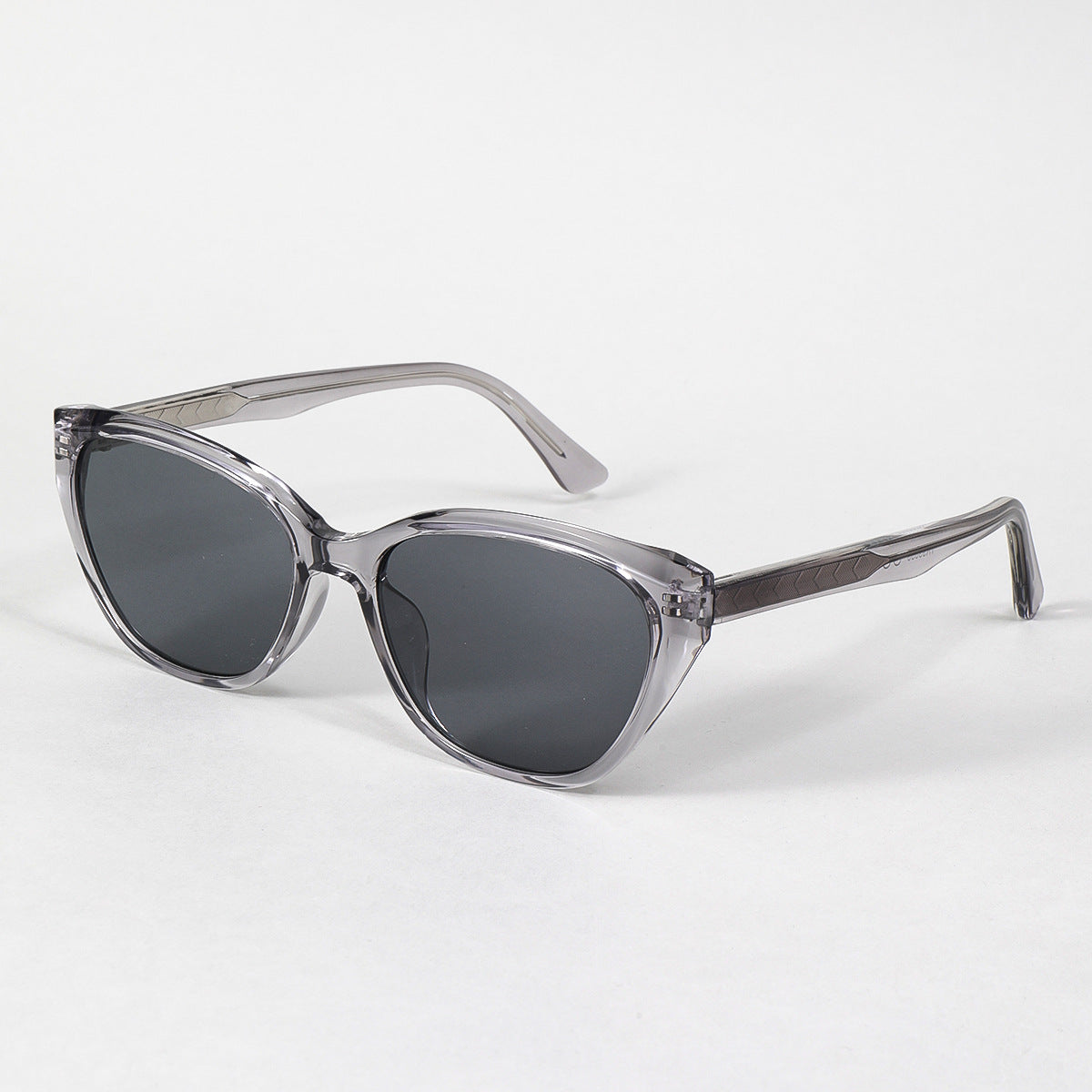 Damen moderne Sonnenbrille mit klassischem Schwung Karnz