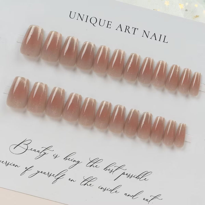 Elegante Nagelkunst Karnz