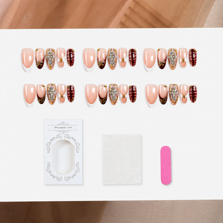 Premium dekoratives Press-On-Nagelkunstset mit goldenen Akzenten Karnz
