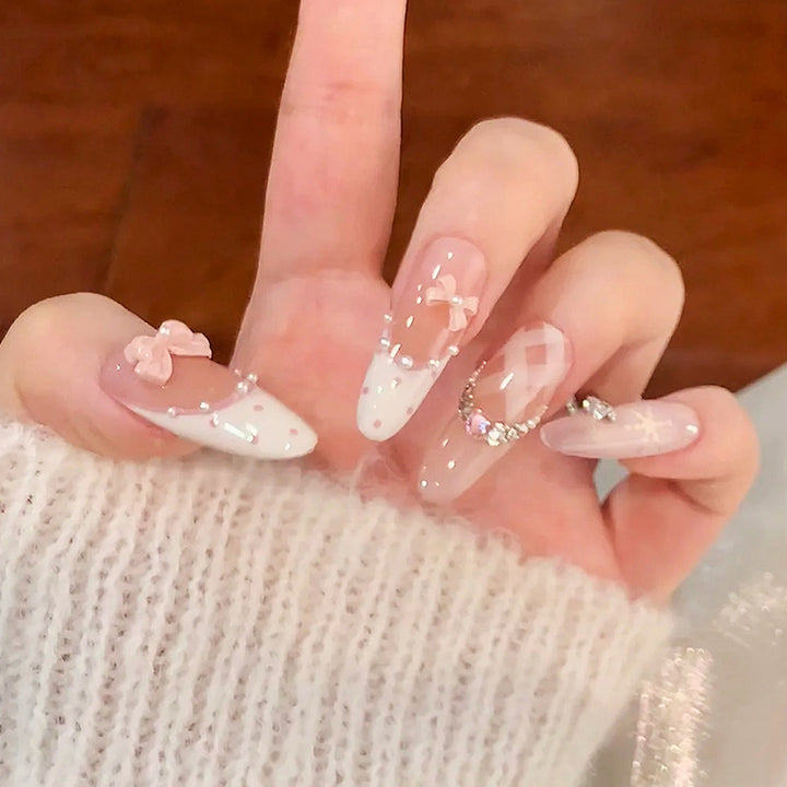 Dekoratives Press-On Nagelkunst Set Karnz