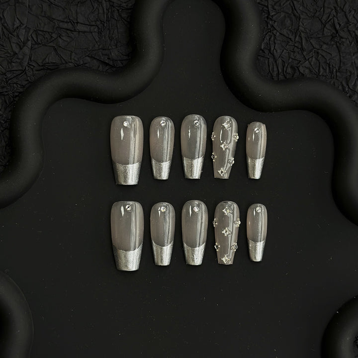 Elegantes Metallic Press-On Nail Art Set
