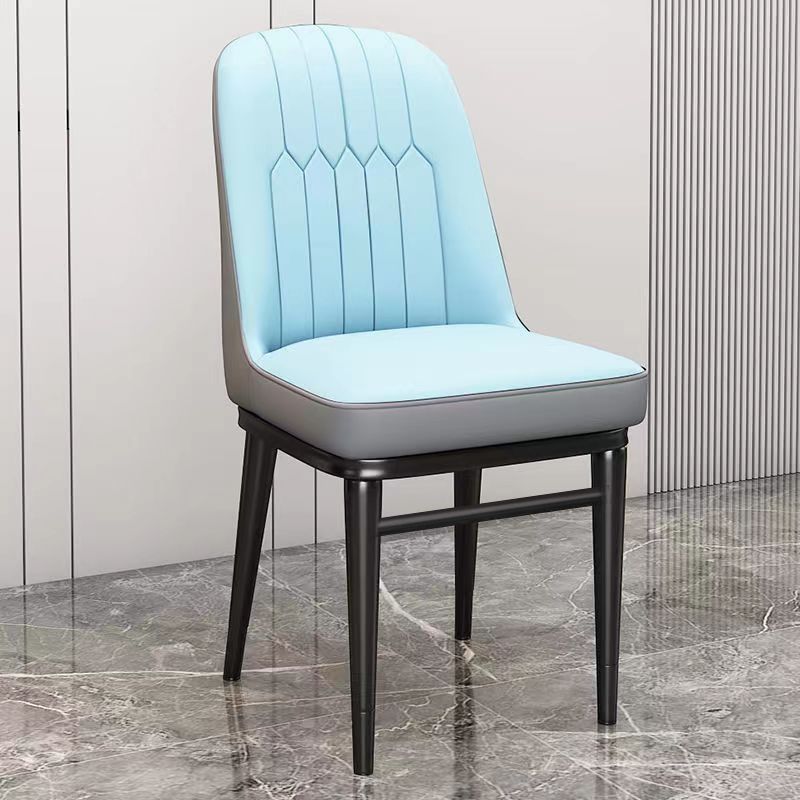 Designstuhl mit ergonomischer Polsterung Karnz
