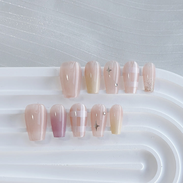 Elegantes Press-On Nagelkunstset mit glitzernden Akzenten
