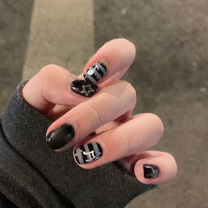 Künstlerisches katzenmotiviertes Press-On-Nagelkunstset Karnz