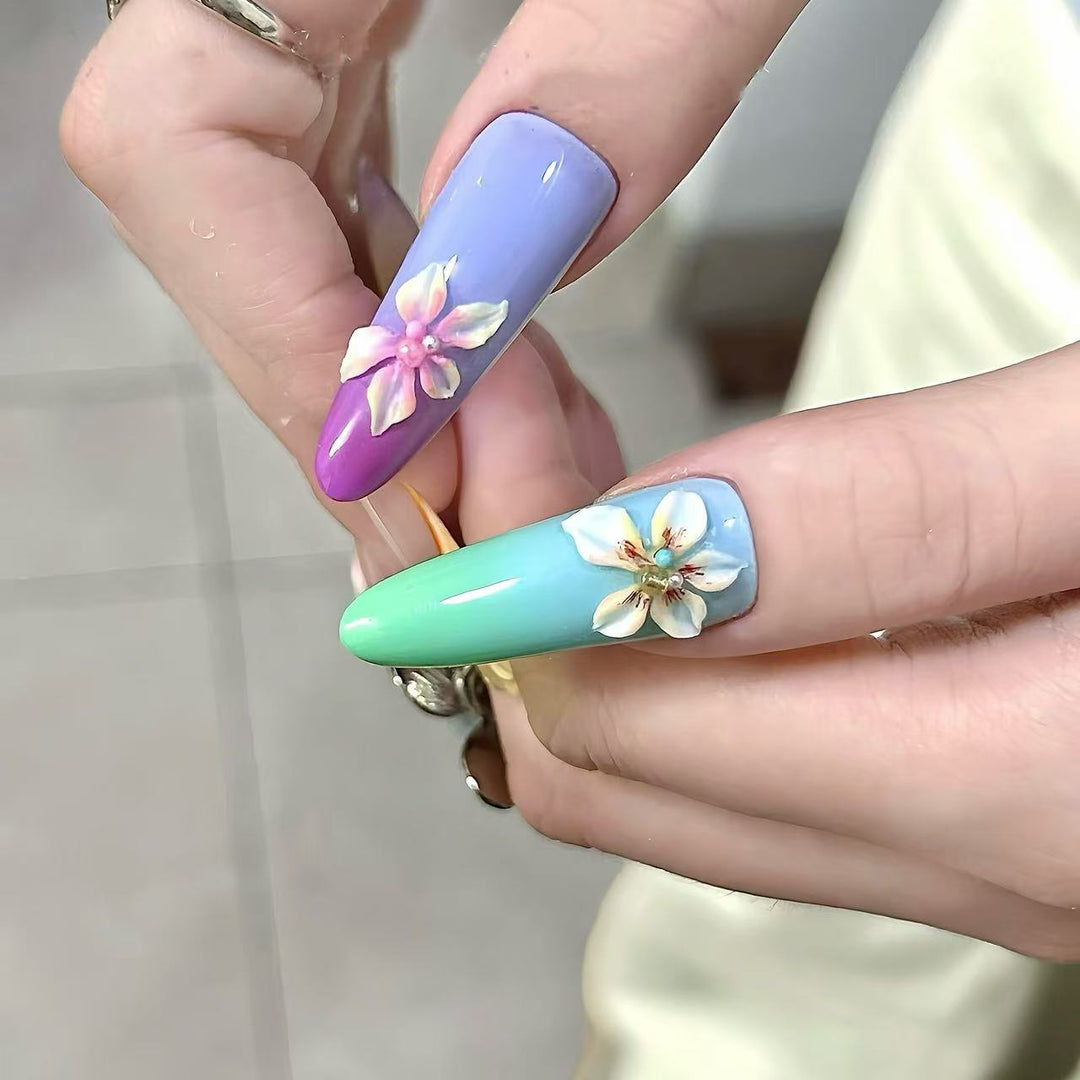 Künstlerische Blumenmuster Druck-Nagelverbesserungen