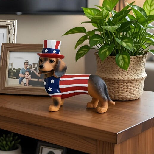 Dekorative Dackel-Figur im patriotischen Design Karnz