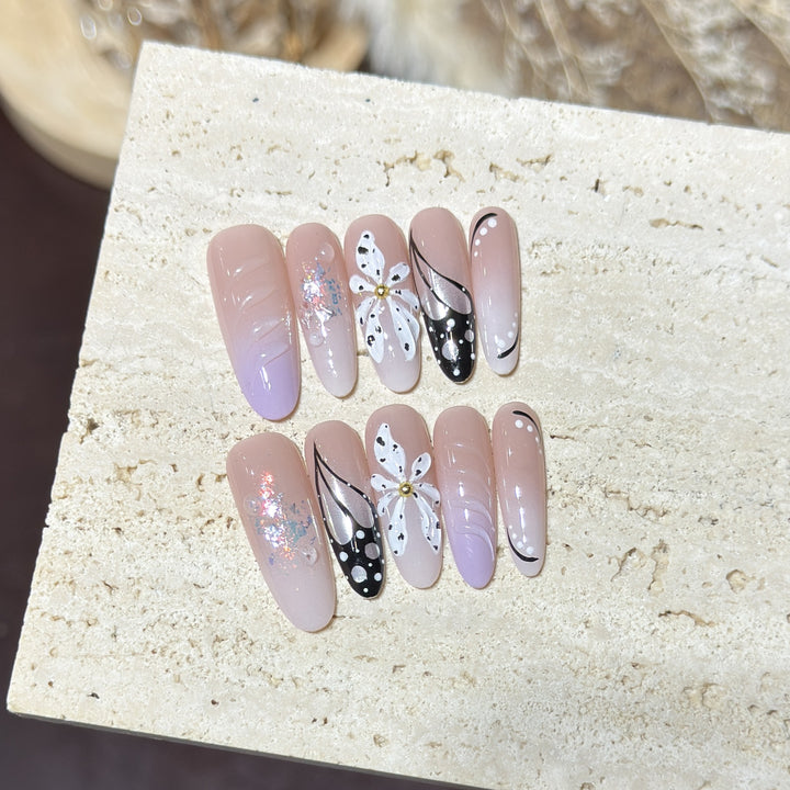 Künstlerisches Floral Press-On Nägel Set