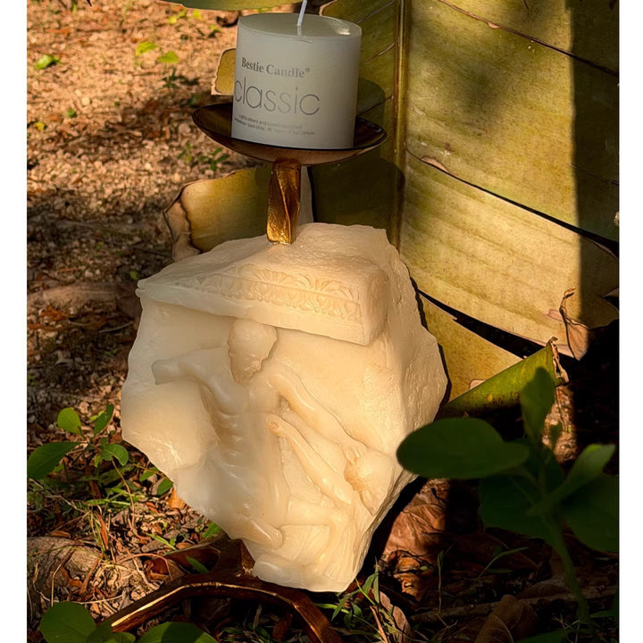 Skulpturaler Kerzenhalter