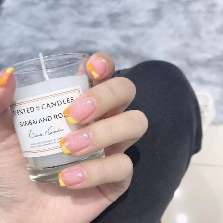 Kreatives Nageldesign mit elegantem Farbverlauf Karnz