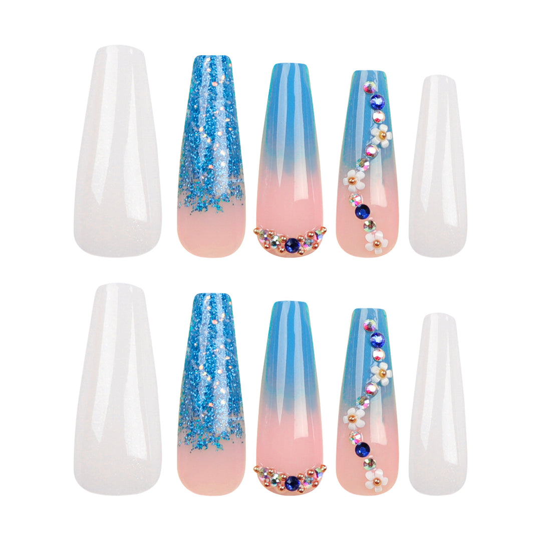 Kunstvolle Nagelverlängerungen mit floralem Ombre-Design Karnz