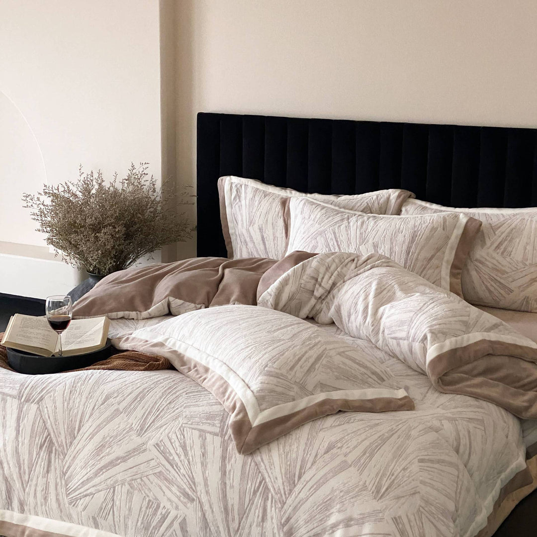 Bettbezug-Set aus atmungsaktivem Baumwoll-Sateen mit abstraktem Pinselstrich-Design und Hotelverschluss