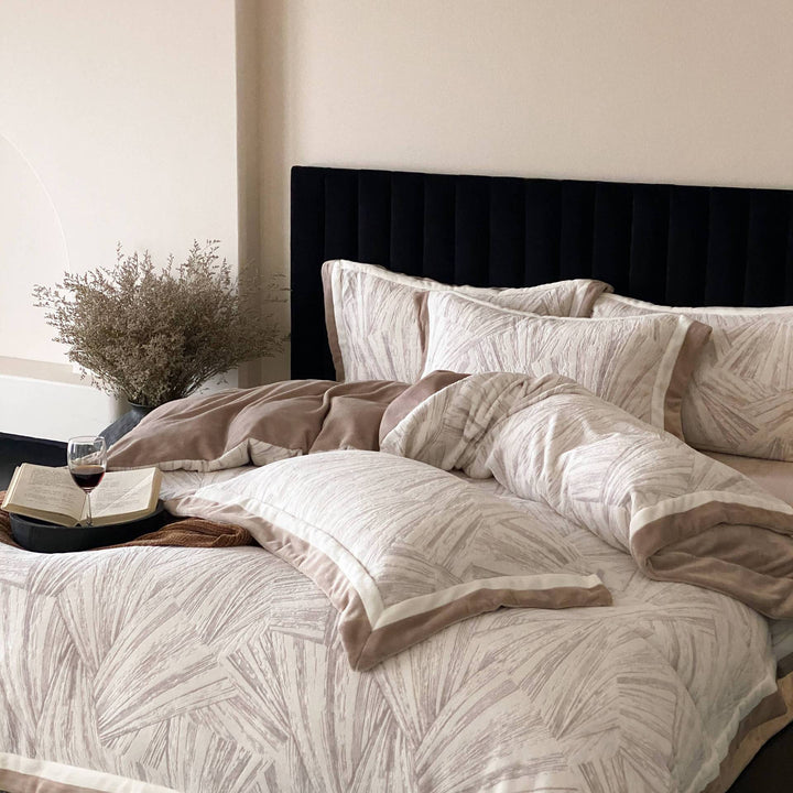 Bettbezug-Set aus atmungsaktivem Baumwoll-Sateen mit abstraktem Pinselstrich-Design und Hotelverschluss