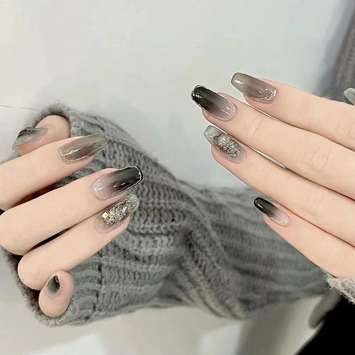 Stylische Acryl-Nagelkunst Karnz