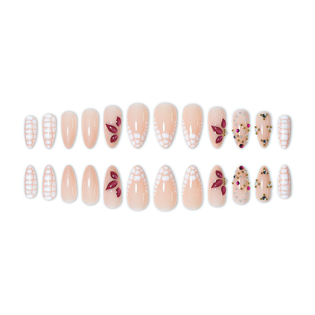 Glamouröse dekorative Nagelkunstverlängerungen Karnz