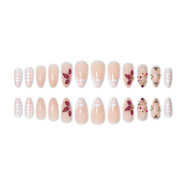 Glamouröse dekorative Nagelkunstverlängerungen Karnz