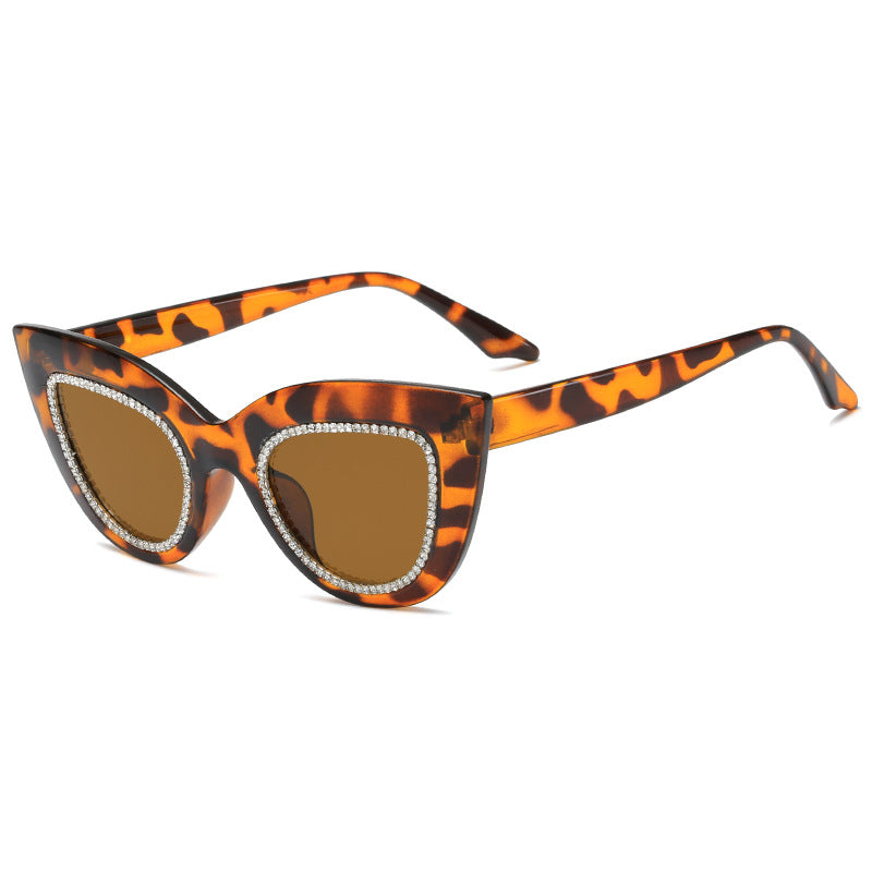 Damen Cat-Eye Sonnenbrille mit funkelnden Akzenten Karnz