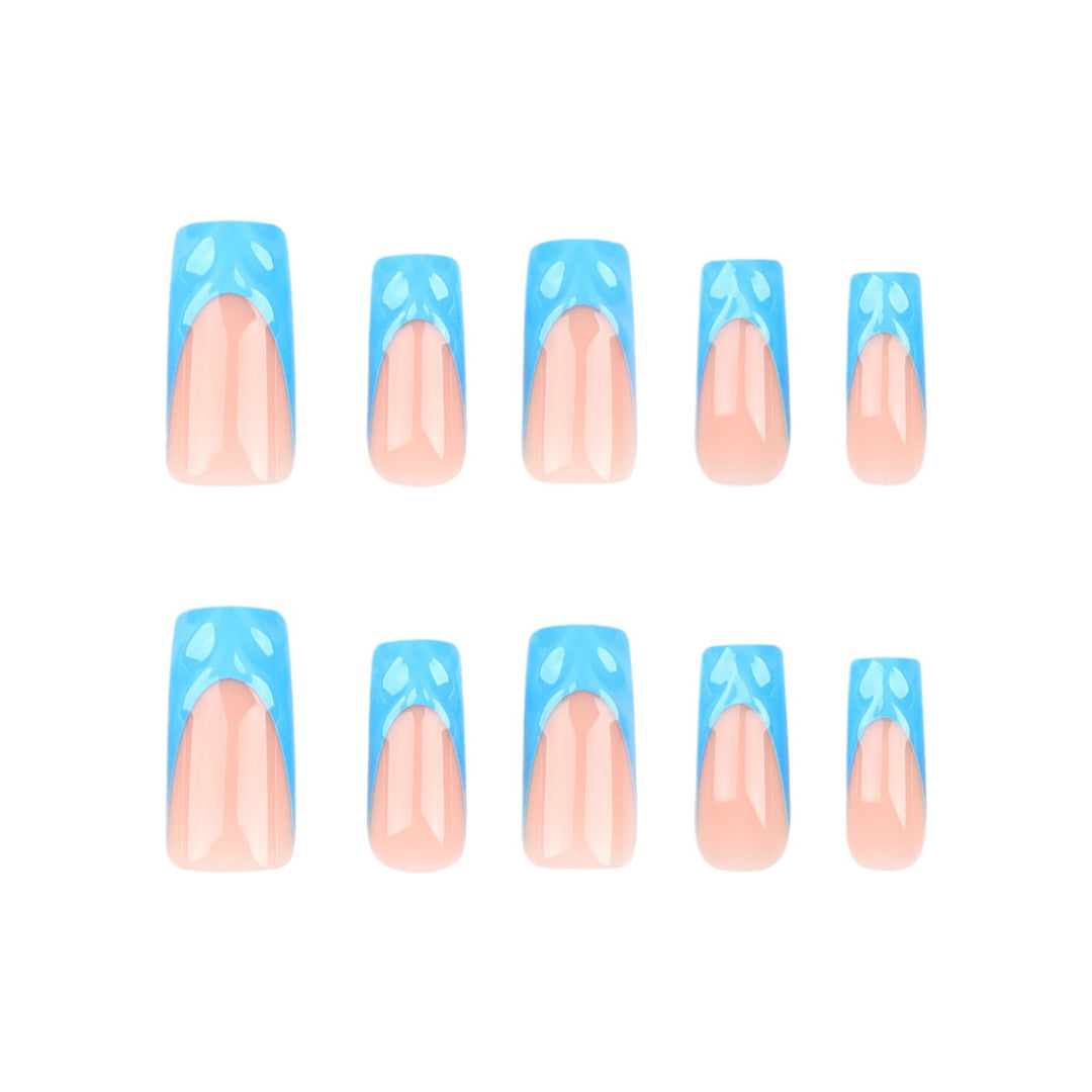 Künstlerische Gel-Nägel mit modernem Design Karnz
