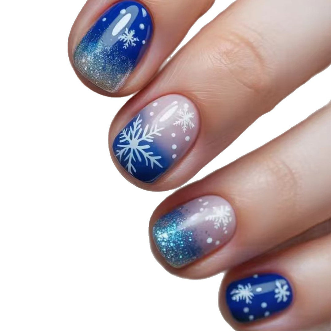 Kunstnägel mit Elegantem Winterlandschaftsdesign Karnz