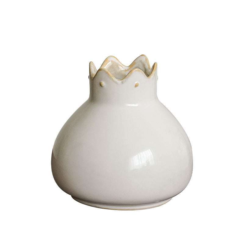 Elegante Keramikvase mit gewelltem Rand Karnz