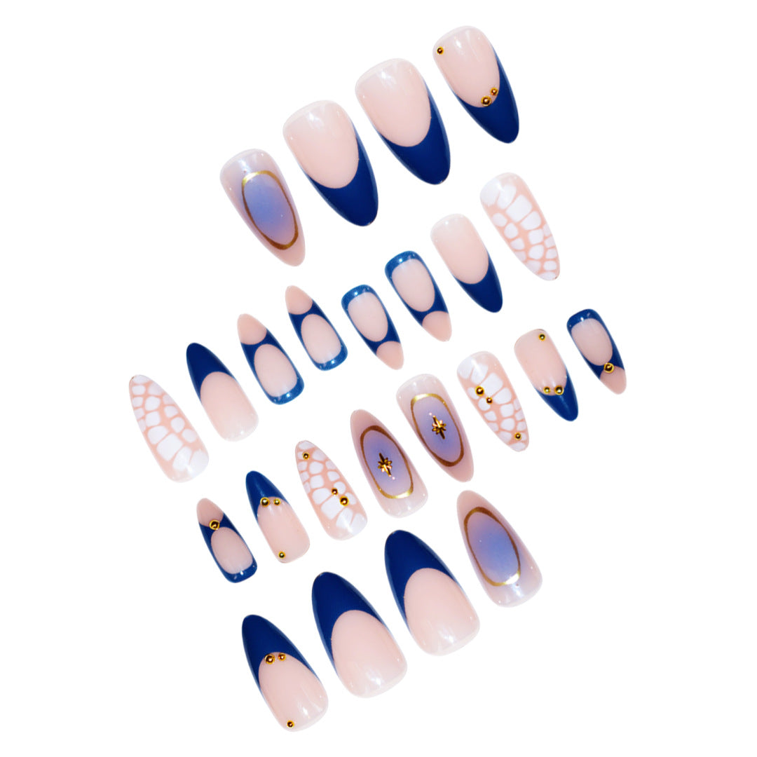 Dekorative Stiletto Press-On Nagelkunst Karnz