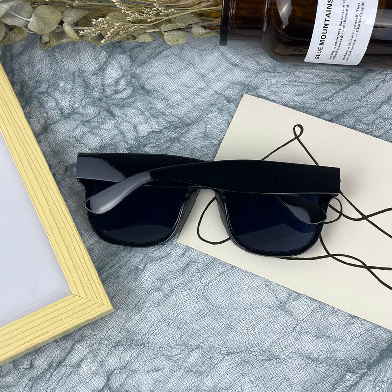 Fette Winkelrahmen Sonnenbrille Karnz