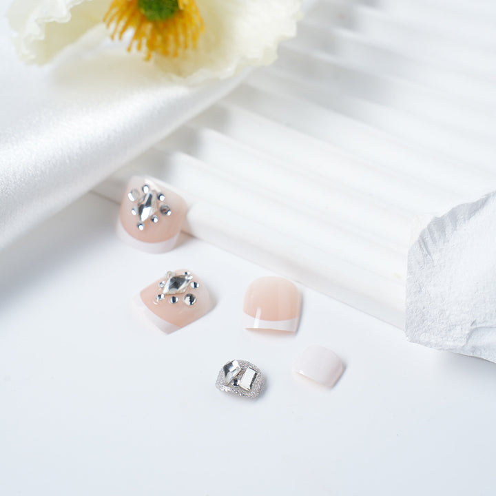 Elegante 3D Nagelkunst Tipps Karnz