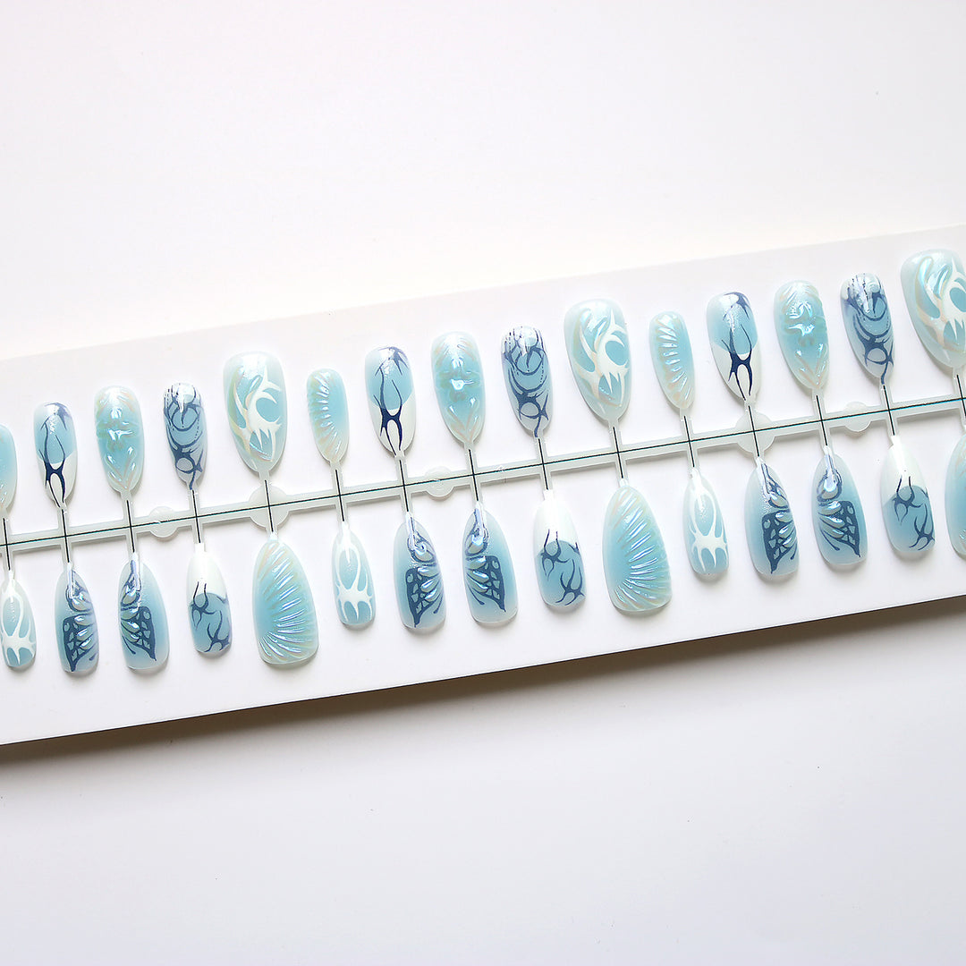 Dekoratives Press-On Nagelkunstset mit ozeanischen Designs Karnz