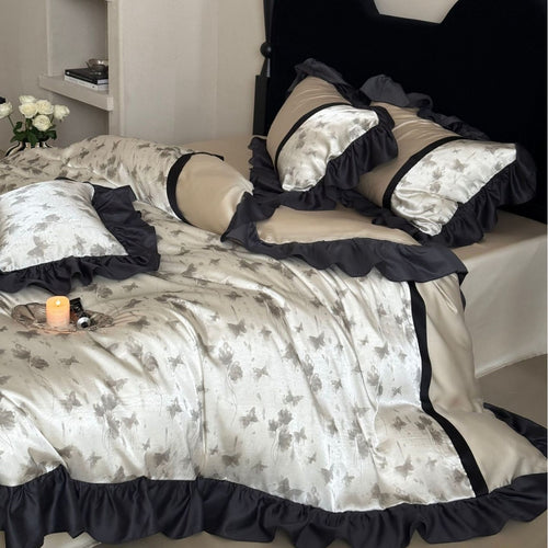 Satingefühl Floral Jacquard Rüschende Bettbezug-Set mit kontrastierender Borte