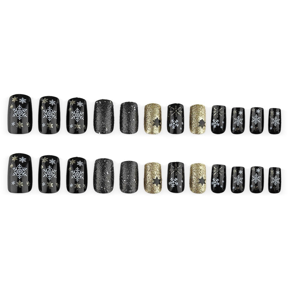 Glitzerndes Kunstnagelset mit weihnachtlichem Design und 3D-Schneeflocken Karnz