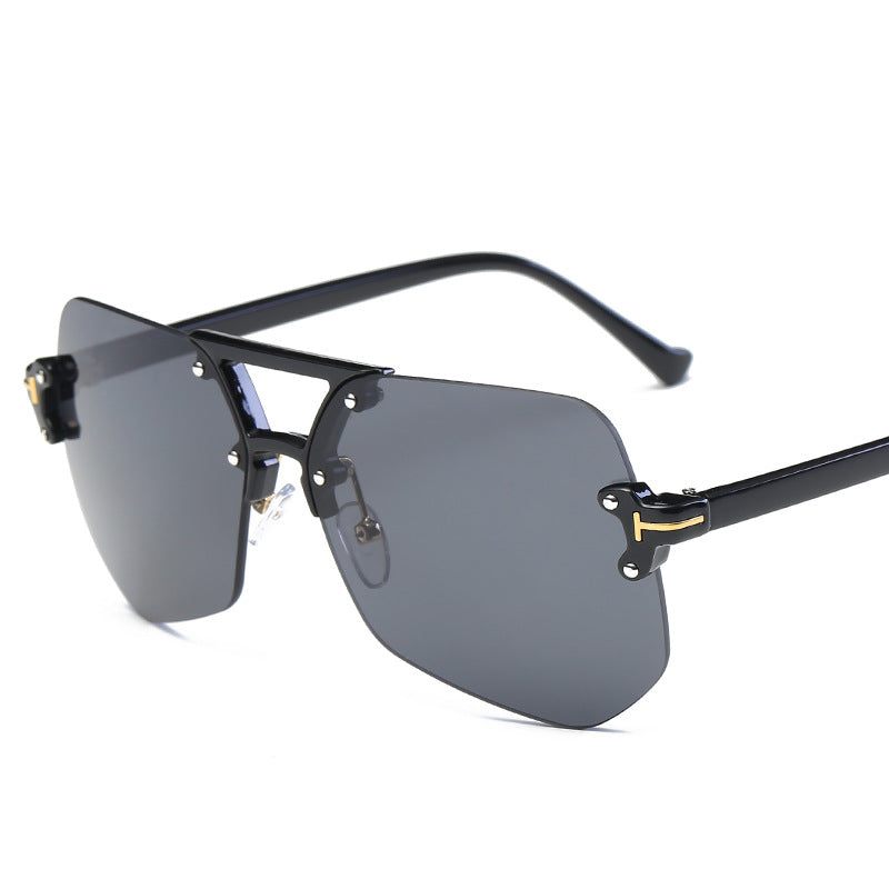 Damen Modische Sonnenbrille im futuristischen Design Karnz